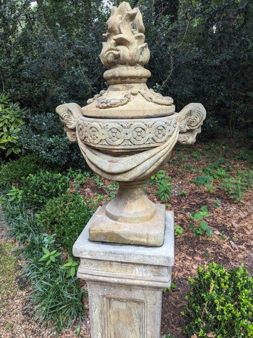 Elizabethan-Gardens-June-2023-18.jpg