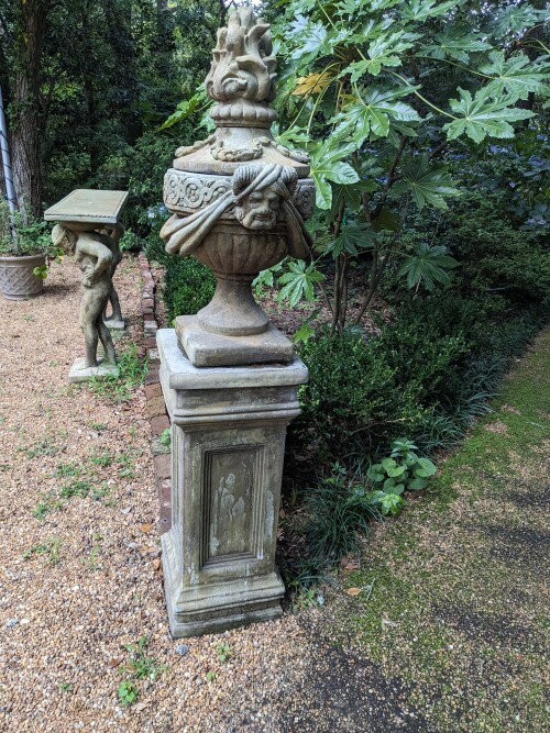 Elizabethan-Gardens-June-2023-19.jpg