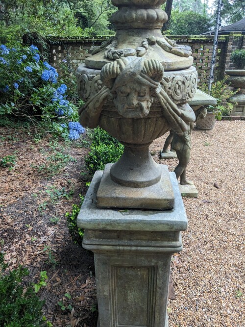 Elizabethan-Gardens-June-2023-22.jpg
