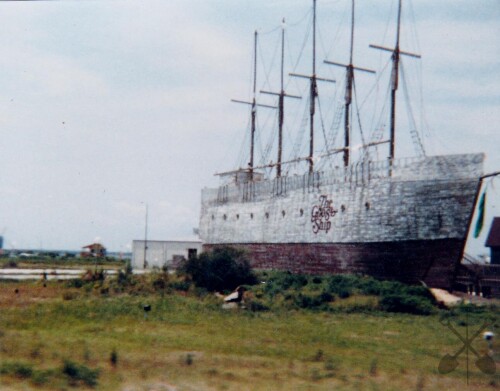 ghostship2.jpg