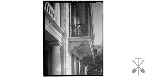 Edmondston-Alson-House-White-House-Charleston-balcony.png