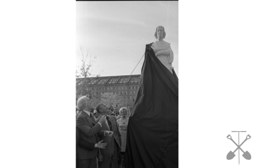 October-21-1979-Christopher-Columbus-statue-dedicatedaaa.png