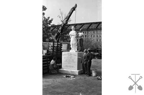 October-21-1979-Christopher-Columbus-statue-dedicatedb.png